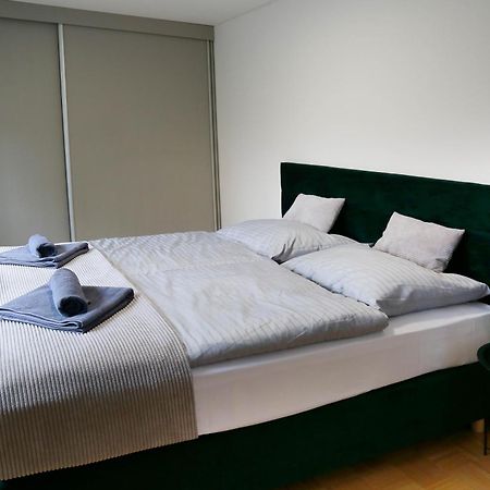 Aparthotel Brokes Lanskroun Phòng bức ảnh