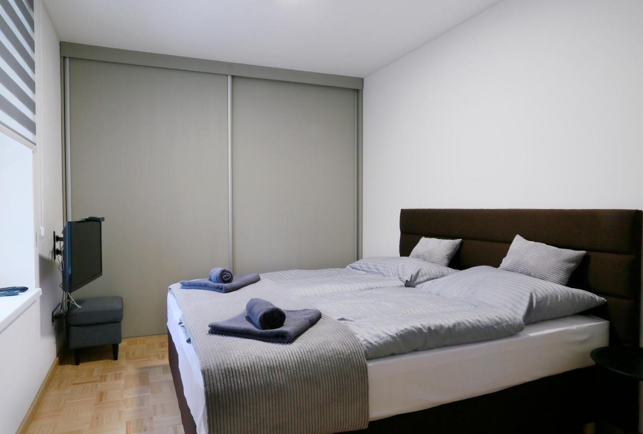 Aparthotel Brokes Lanskroun Ngoại thất bức ảnh