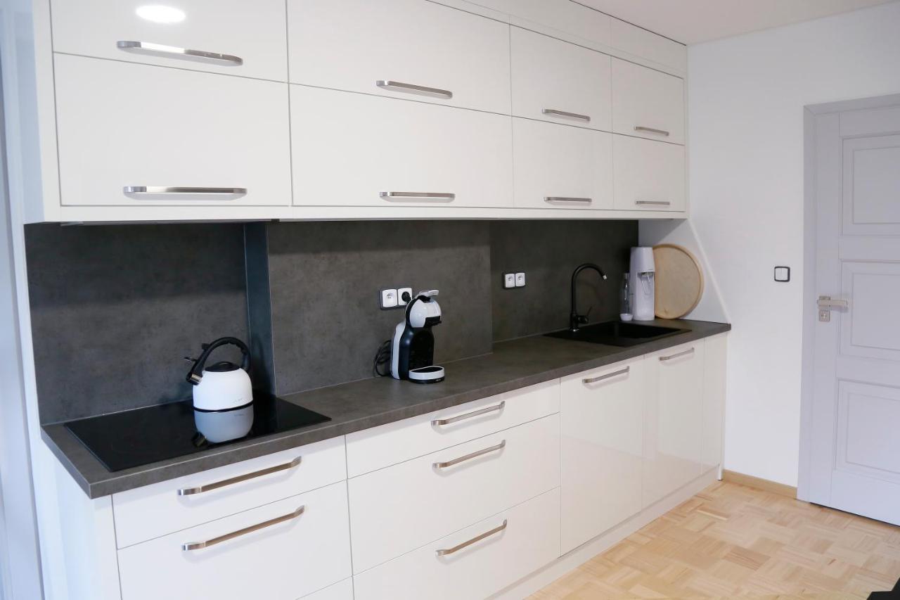 Aparthotel Brokes Lanskroun Ngoại thất bức ảnh