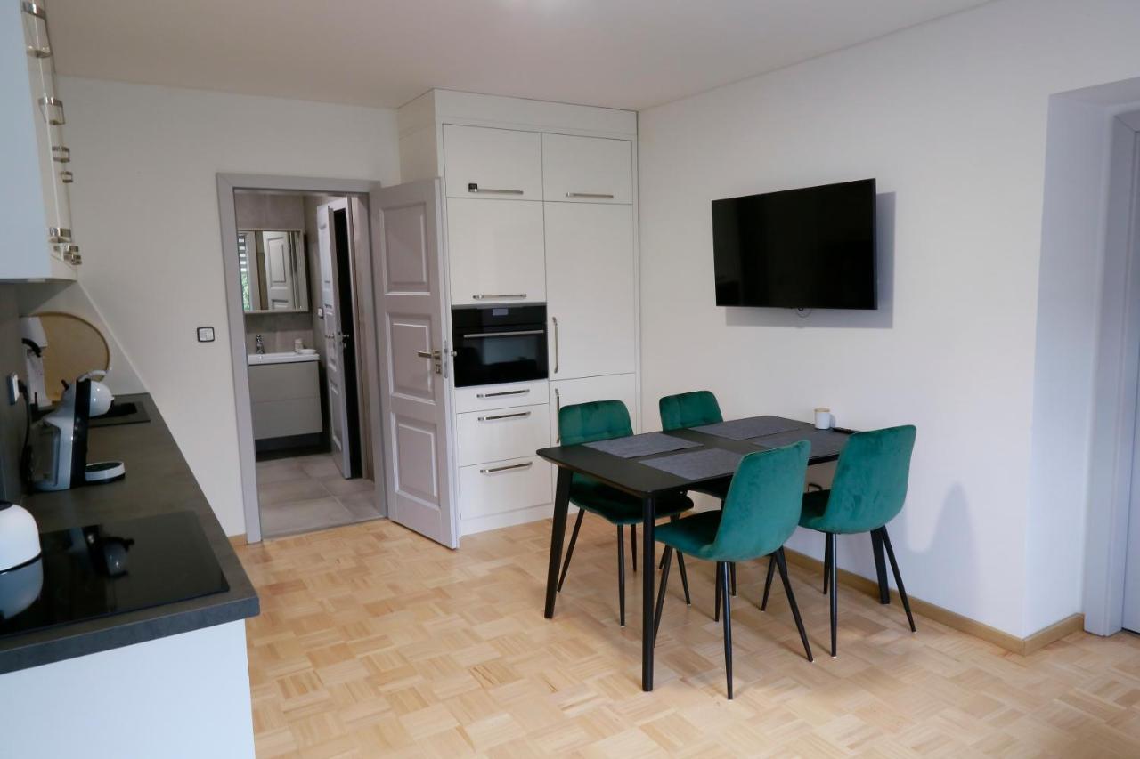 Aparthotel Brokes Lanskroun Phòng bức ảnh